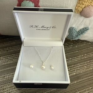 Silver Pearl Jewelry Set